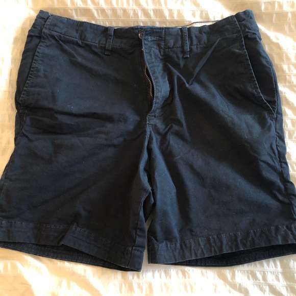 Abercrombie Mens Five-Inch Flat Front Shorts - Picture 3 of 4